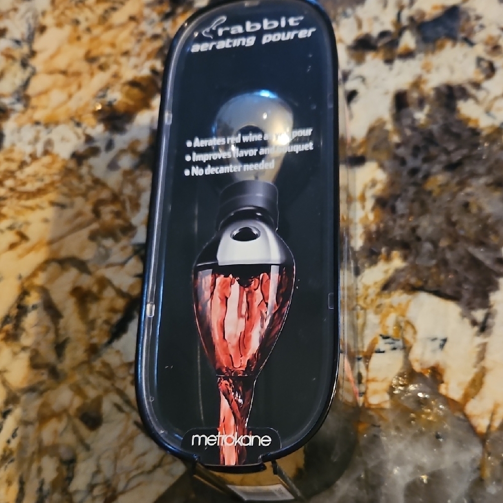 Rabbit Wine Aerating Pourer ,new in box, never used.